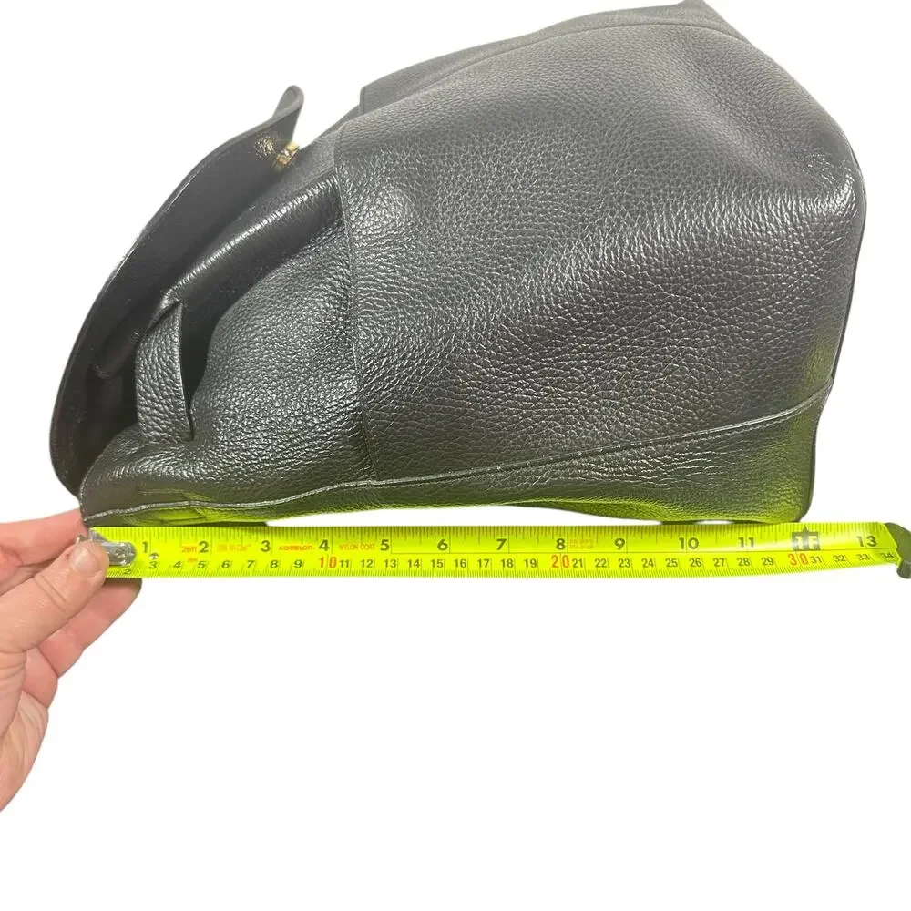 Cuyana black pebbled